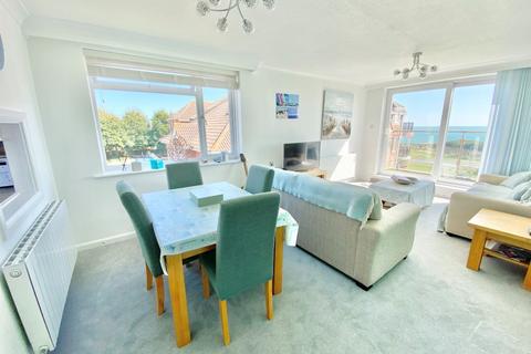 2 bedroom flat for sale, Flat 7 Janred Court, Sea Road, Barton on Sea, New Milton, Hampshire, BH25 7PF