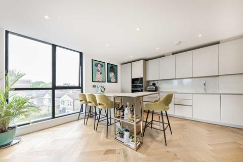 3 bedroom flat for sale, Woodside Lane, London N12