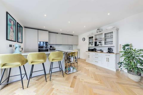 3 bedroom flat for sale, Woodside Lane, London N12