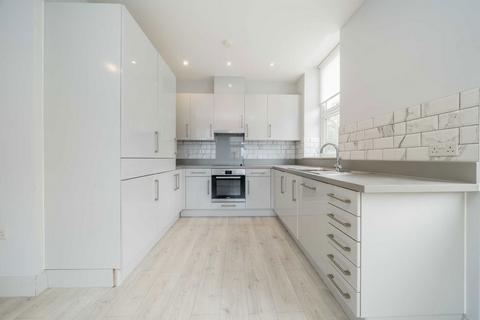 1 bedroom flat for sale, High Road, London N20