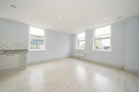 1 bedroom flat for sale, High Road, London N20