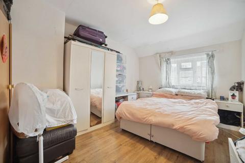 89 Ridgeview Close, Barnet, EN5 2QD