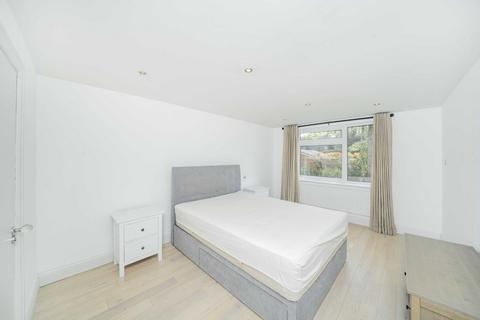 3 bedroom flat for sale, Hendon Lane, London N3