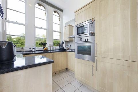 1 bedroom flat for sale, Royal Drive, London N11