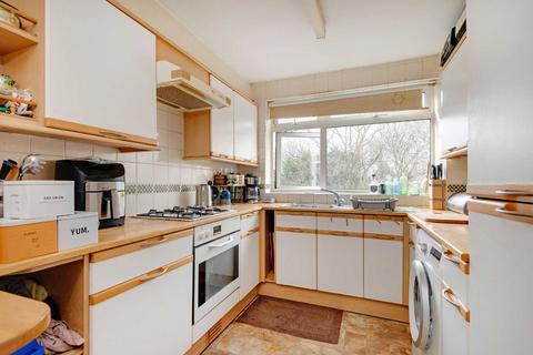 2 bedroom flat for sale, Nether Street, London N3