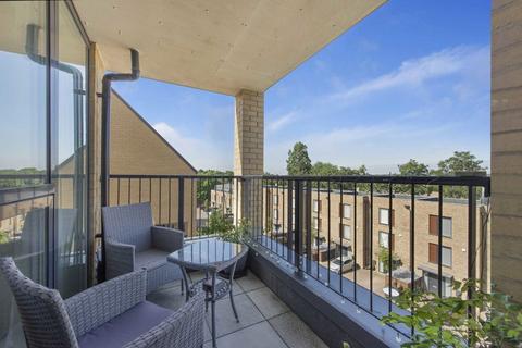 2 bedroom flat for sale, Quayle Crescent, London N20