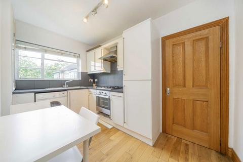 2 bedroom maisonette to rent, Ossulton Way, London N2