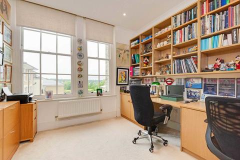 3 bedroom flat for sale, St. Vincents Lane, London NW7