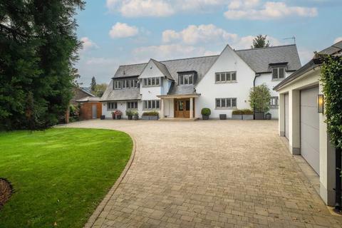 6 bedroom detached house to rent, Windmill Lane, Barnet EN5