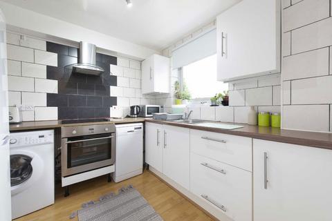 2 bedroom flat to rent, Shurland Avenue, Barnet EN4