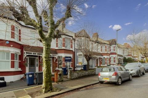 3 bedroom terraced house to rent, Bow Lane, London N12