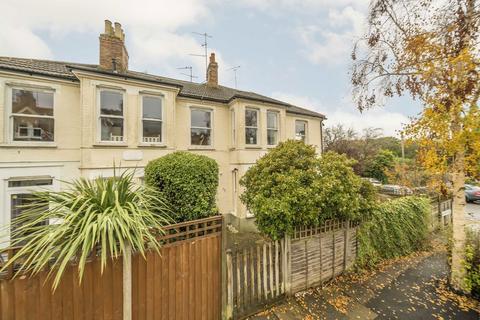 2 bedroom flat for sale, Elm Park Road, London N3