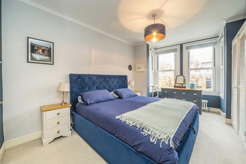 2 bedroom flat for sale, Elm Park Road, London N3