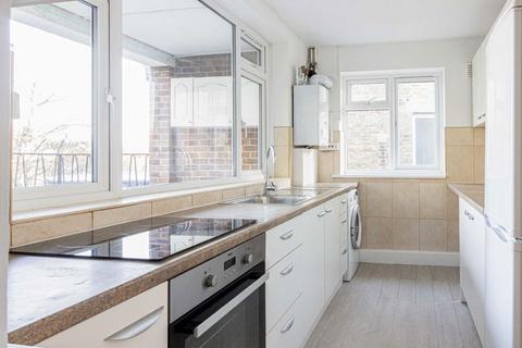 3 bedroom flat to rent, Seymour Road, London N3