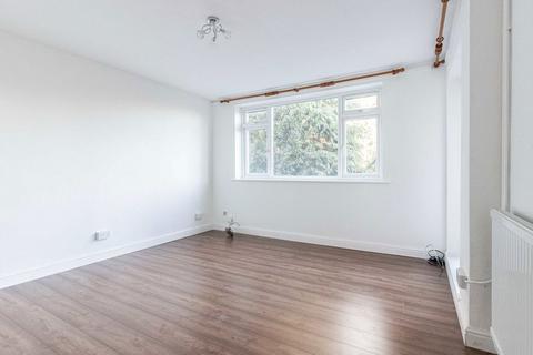 3 bedroom flat to rent, Seymour Road, London N3