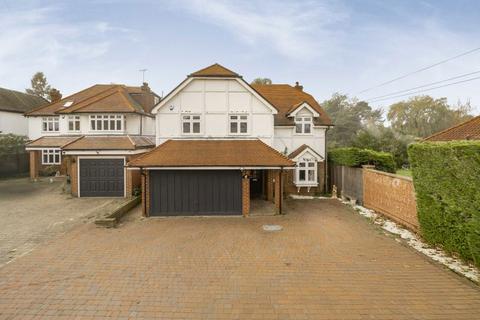 5 bedroom detached house to rent, Galley Lane, Barnet EN5