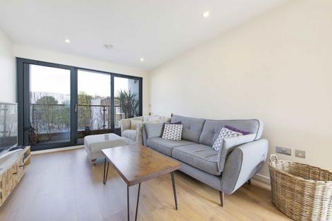 2 bedroom flat for sale, Hornsey Road, London N19