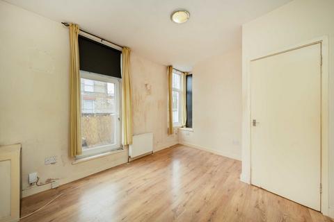 1 bedroom flat for sale, Crouch Hill, London N4