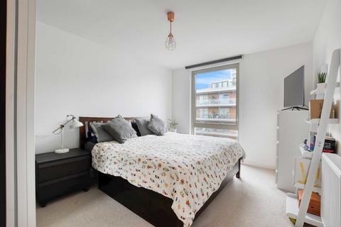 1 bedroom flat for sale, Coster Avenue, London N4