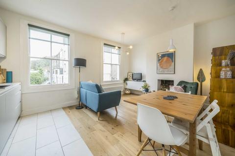 2 bedroom flat for sale, Berriman Road, London N7