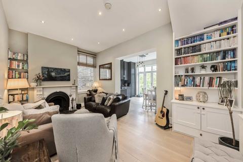 Flat B, 40 Ashley Road, London, N19 3AF