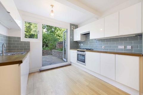 1 bedroom flat for sale, Woodstock Road, London N4