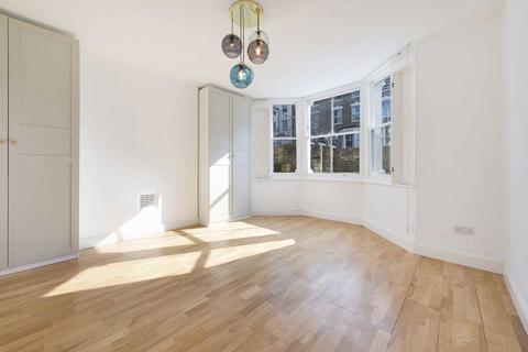 1 bedroom flat for sale, Woodstock Road, London N4