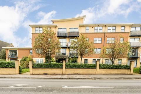 2 bedroom flat for sale, Tottenham Lane, London N8