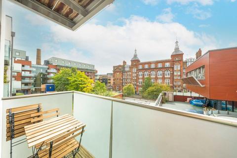 2 bedroom flat for sale, Tiltman Place, London N7