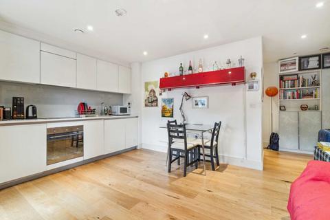 1 bedroom flat for sale, Tiltman Place, London N7