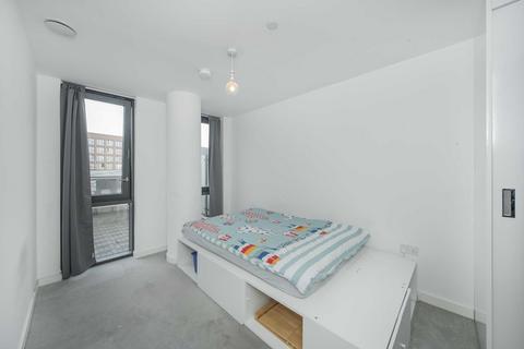 1 bedroom flat for sale, City North Place, London N4