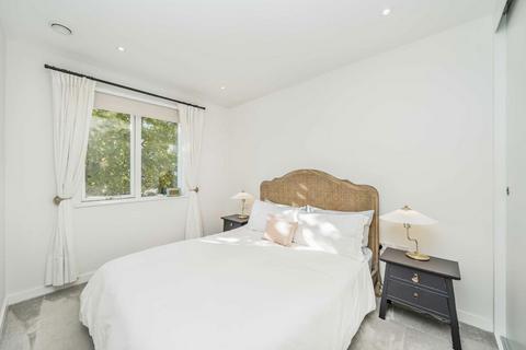 2 bedroom flat for sale, Seven Sisters Road, London N7