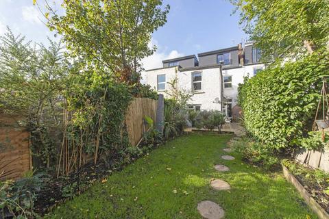 2 bedroom flat for sale, Wightman Road, London N8