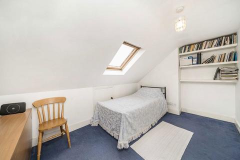 3 bedroom flat for sale, Rokesly Avenue, London N8