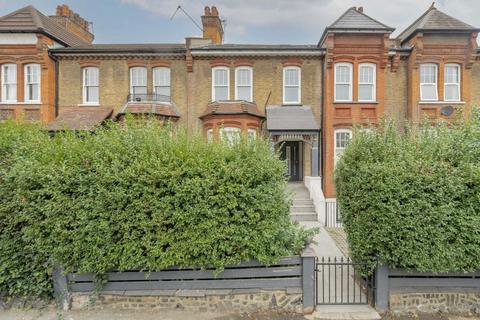 2 bedroom flat to rent, Ferme Park Road, London N8