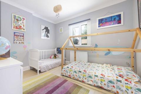 3 bedroom flat for sale, Granville Road, London N4