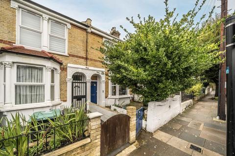 4 bedroom terraced house for sale, Greenfield Road, London N15