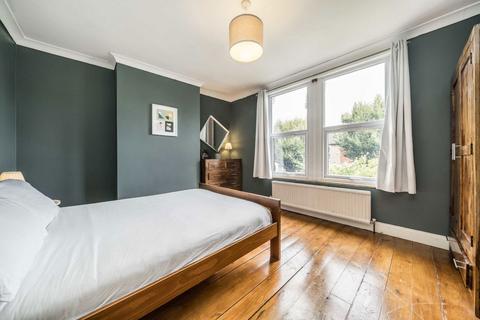 4 bedroom terraced house for sale, Greenfield Road, London N15