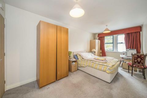 2 bedroom flat for sale, Tottenham Lane, London N8