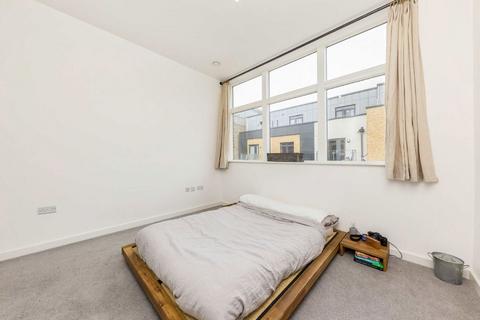 2 bedroom flat to rent, Charles Street, London N19