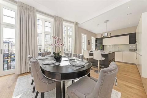 3 bedroom flat to rent, Strand, London WC2R