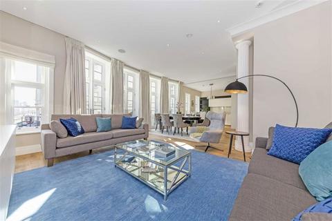 3 bedroom flat to rent, Strand, London WC2R