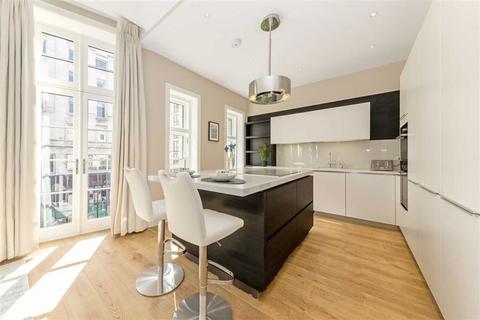 3 bedroom flat to rent, Strand, London WC2R