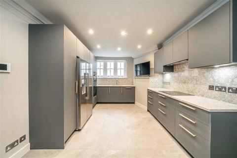 4 bedroom flat to rent, St. Martin's Lane, London WC2N