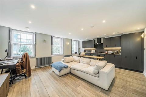 1 bedroom flat to rent, Charlotte Street, London W1T