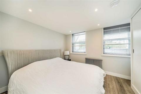 1 bedroom flat to rent, Charlotte Street, London W1T