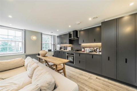 1 bedroom flat to rent, Charlotte Street, London W1T