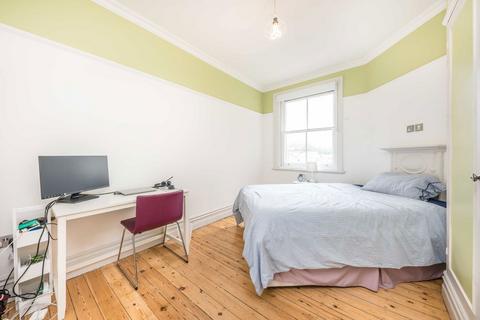 2 bedroom flat for sale, Fulham Road, London SW6