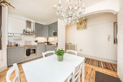 2 bedroom flat for sale, Fulham Road, London SW6