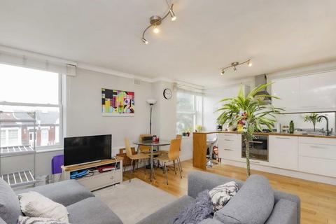 3 bedroom flat for sale, Fulham Road, London SW6